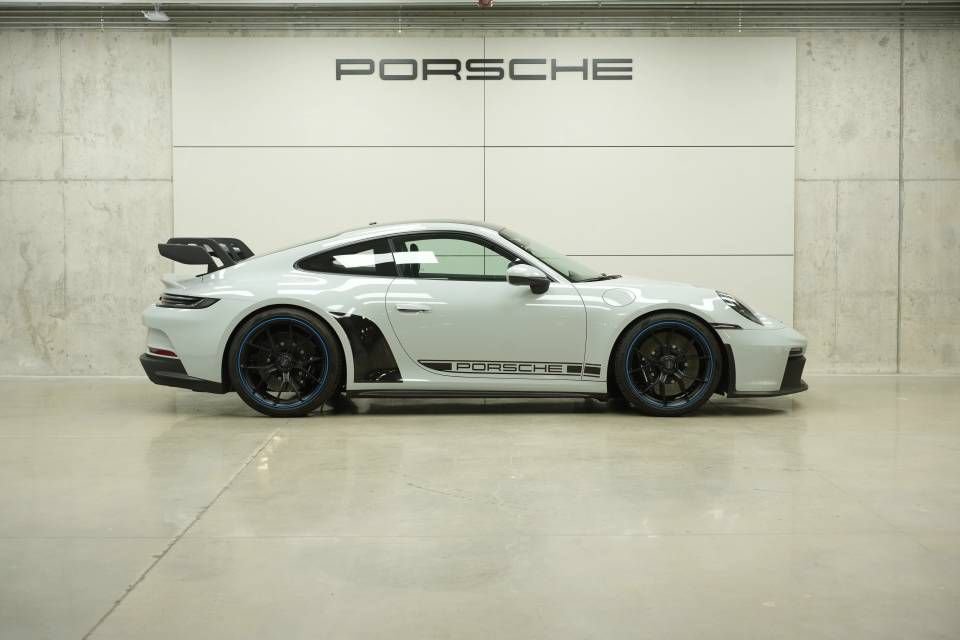Used 2022 Porsche 911 GT3 RWD image 8