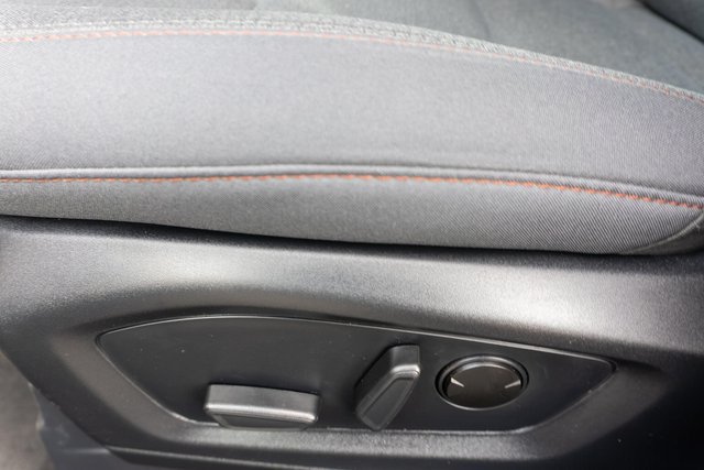 Used 2025 Ford Explorer Active AWD/4WD image 18