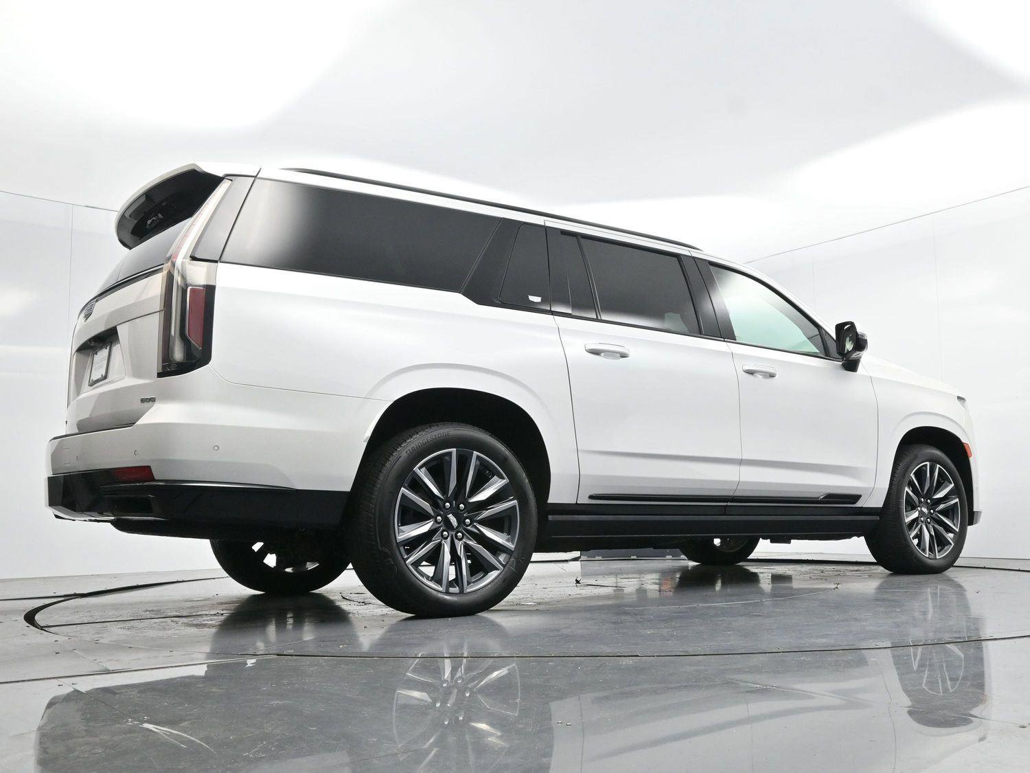 Certified 2022 Cadillac Escalade ESV Sport Platinum w/ Heavy-Duty Trailer Package image 59