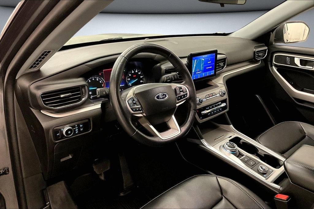 Used 2023 Ford Explorer XLT w/ Equipment Group 202A image 17