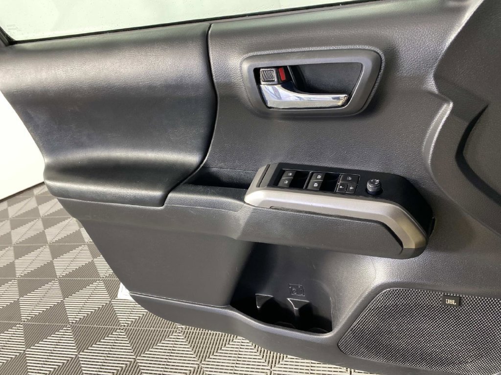 Used 2023 Toyota Tacoma Limited AWD/4WD image 23
