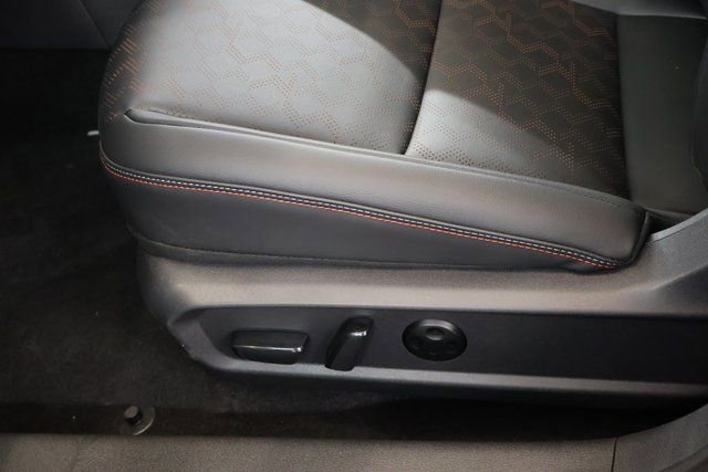 New 2026 Nissan Sentra SR w/ SR Premium Package FWD image 13