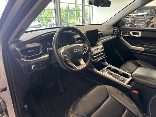 Used 2020 Ford Explorer XLT w/ Equipment Group 202A AWD/4WD image 26
