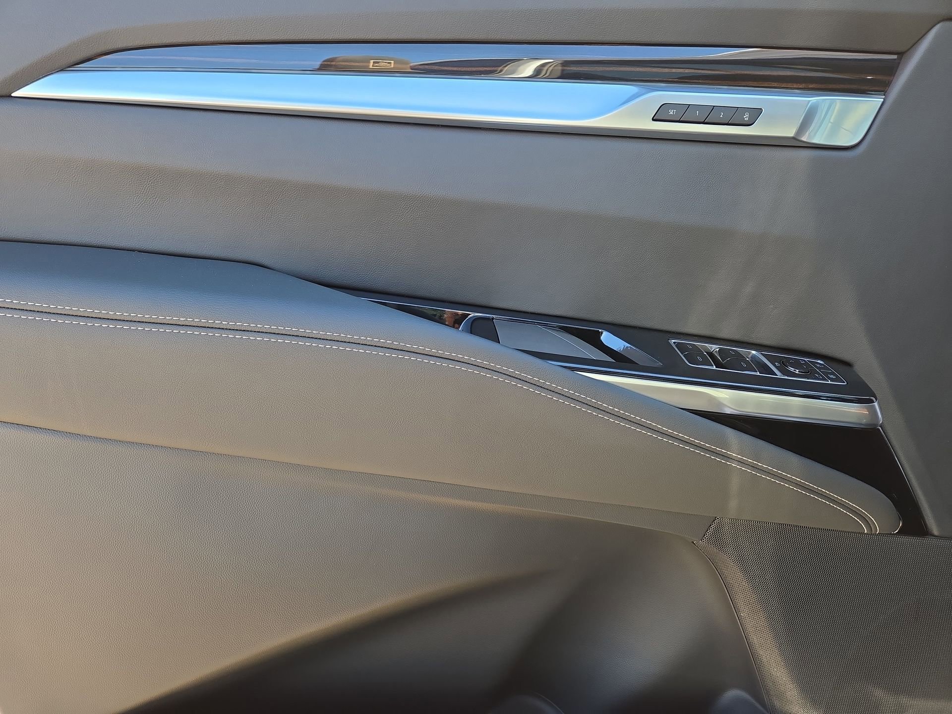 New 2026 Cadillac Escalade ESV Luxury w/ Touring Package image 15