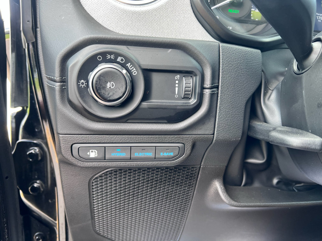 Certified 2025 Jeep Wrangler Unlimited Sahara AWD/4WD image 19