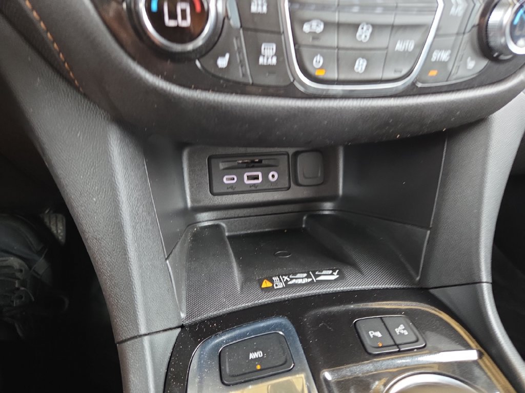 Used 2024 Chevrolet Equinox Premier AWD/4WD image 20