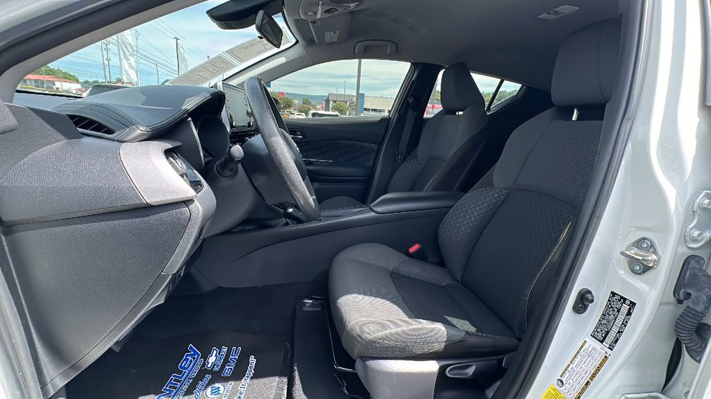 Used 2021 Toyota C-HR LE image 9