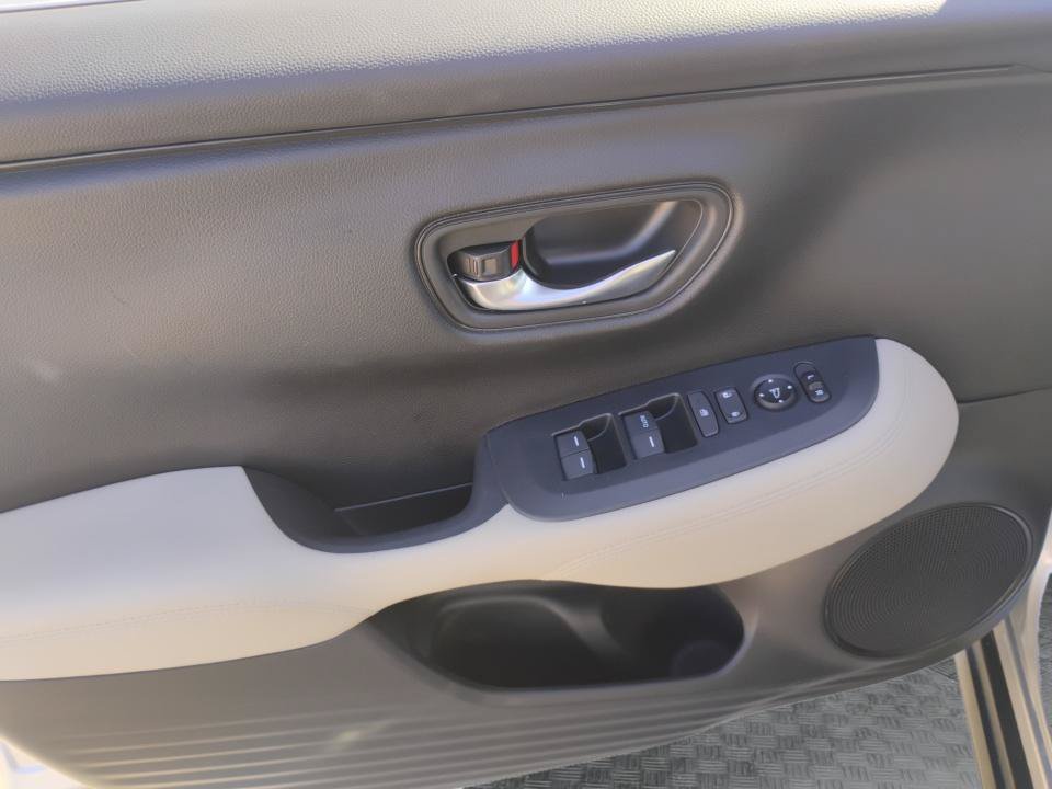 Certified 2024 Honda HR-V LX image 32