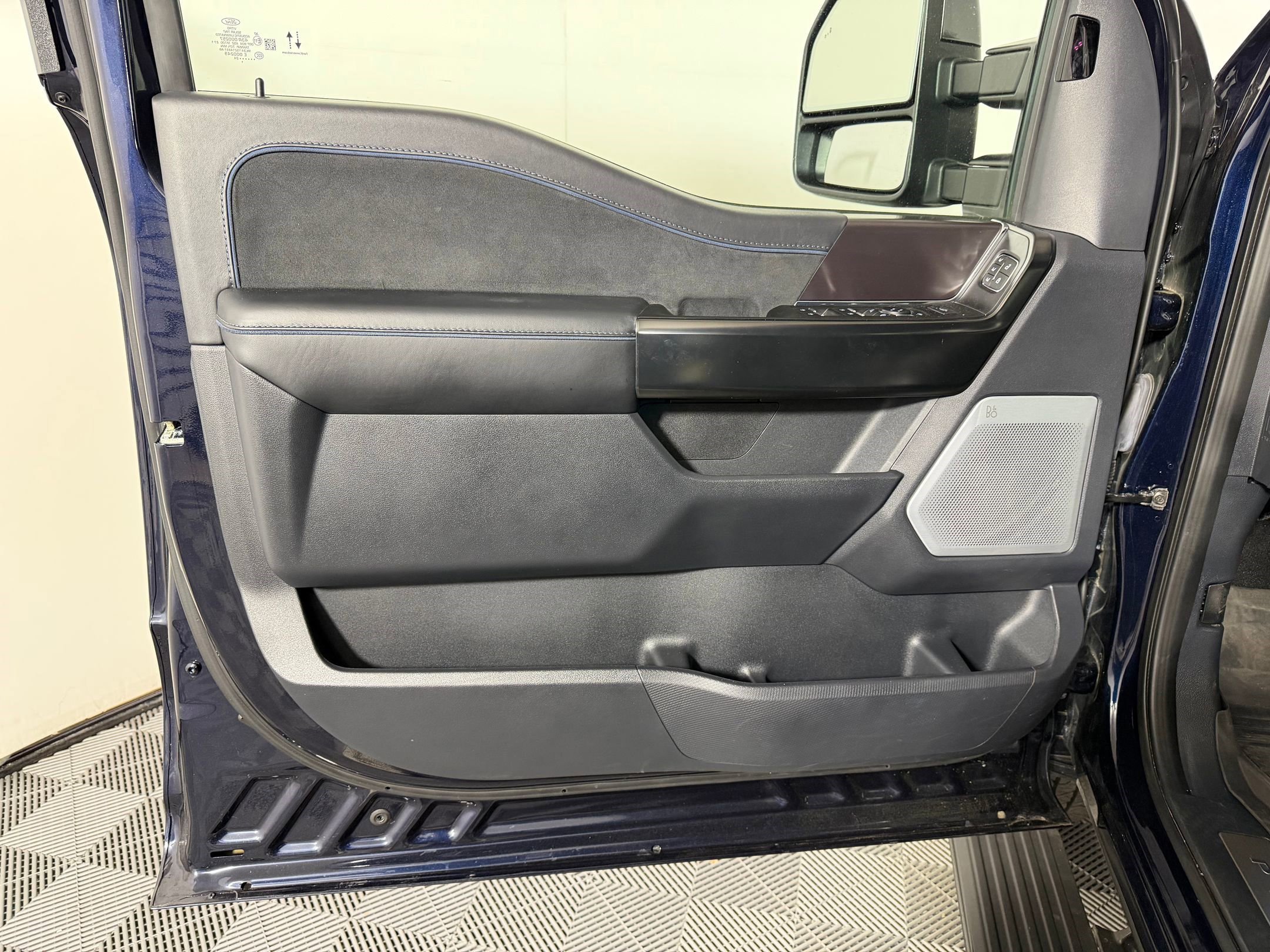 Used 2024 Ford F150 Platinum w/ Equipment Group 702A High AWD/4WD image 19