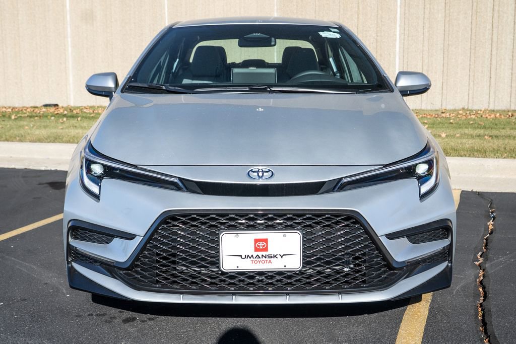 New 2026 Toyota Corolla SE w/ SE Package image 3