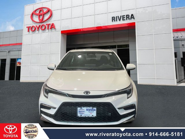 Used 2024 Toyota Corolla SE w/ SE Premium Package FWD image 2