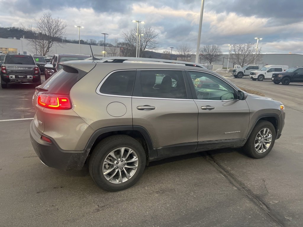 Used 2021 Jeep Cherokee Latitude Lux w/ Comfort/Convenience Group image 5