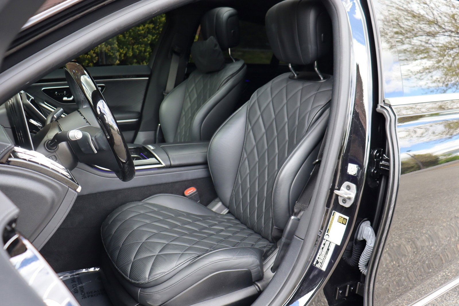 Used 2023 Mercedes-Benz S 580e 4MATIC Sedan w/ Warmth & Comfort Package image 12