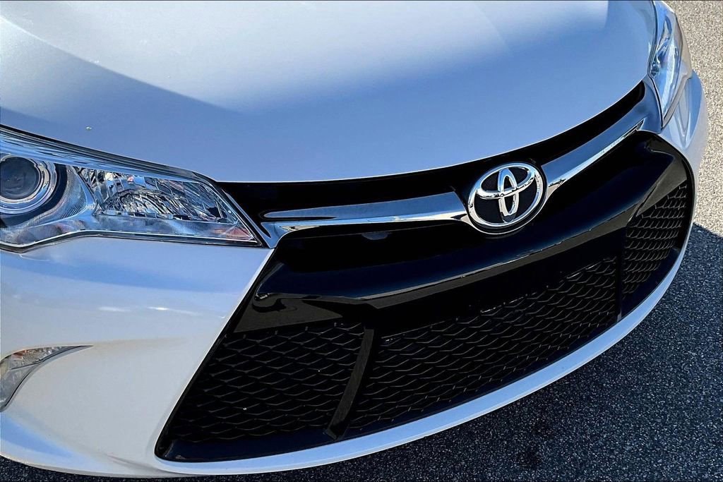 Used 2017 Toyota Camry XSE FWD image 35
