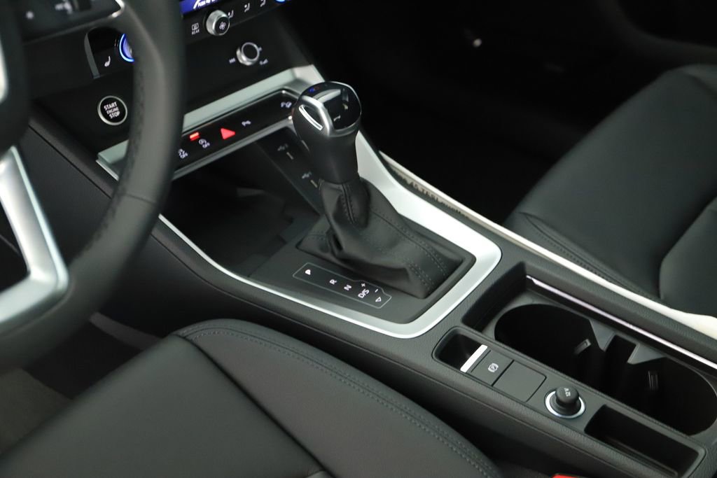 New 2025 Audi Q3 2.0T Premium image 18