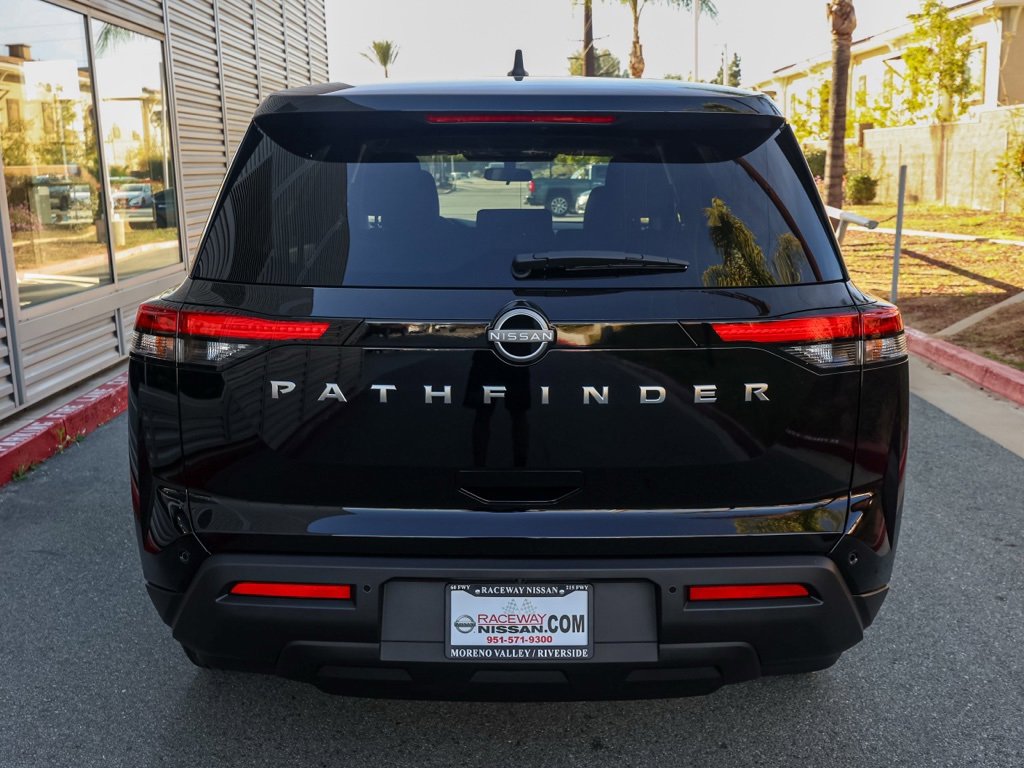 New 2025 Nissan Pathfinder S image 5