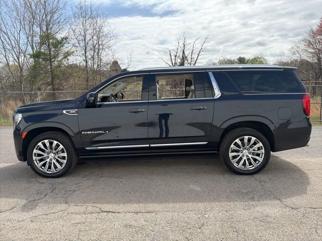 Used 2022 GMC Yukon XL Denali image 5