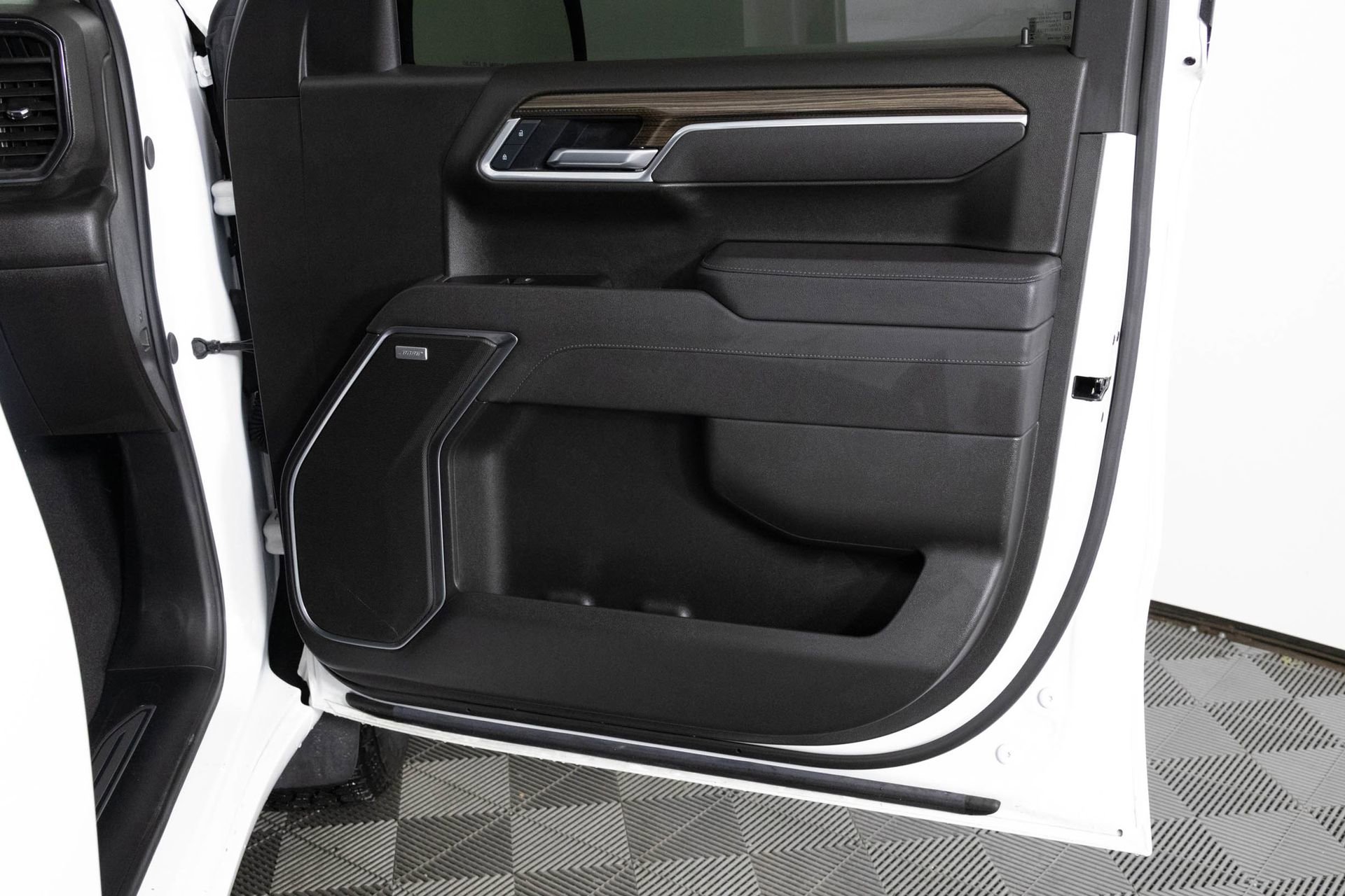 Certified 2025 Chevrolet Silverado 1500 RST image 38