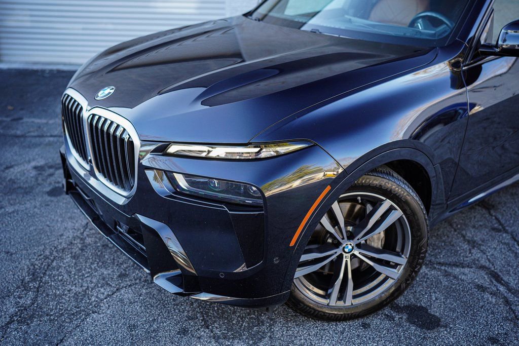 Used 2023 BMW X7 xDrive40i w/ M Sport Package image 2