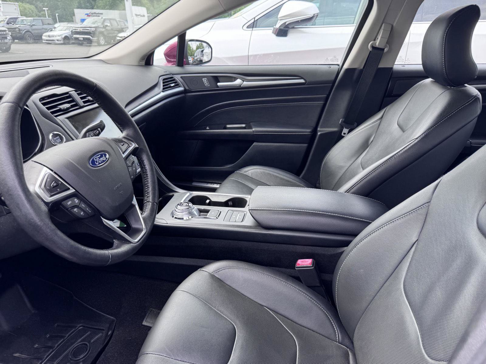 Used 2019 Ford Fusion Titanium FWD image 7