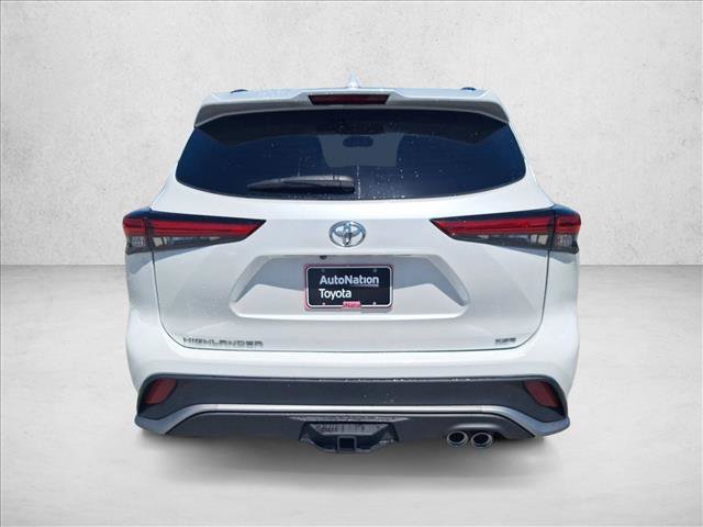 Used 2022 Toyota Highlander XSE FWD image 7