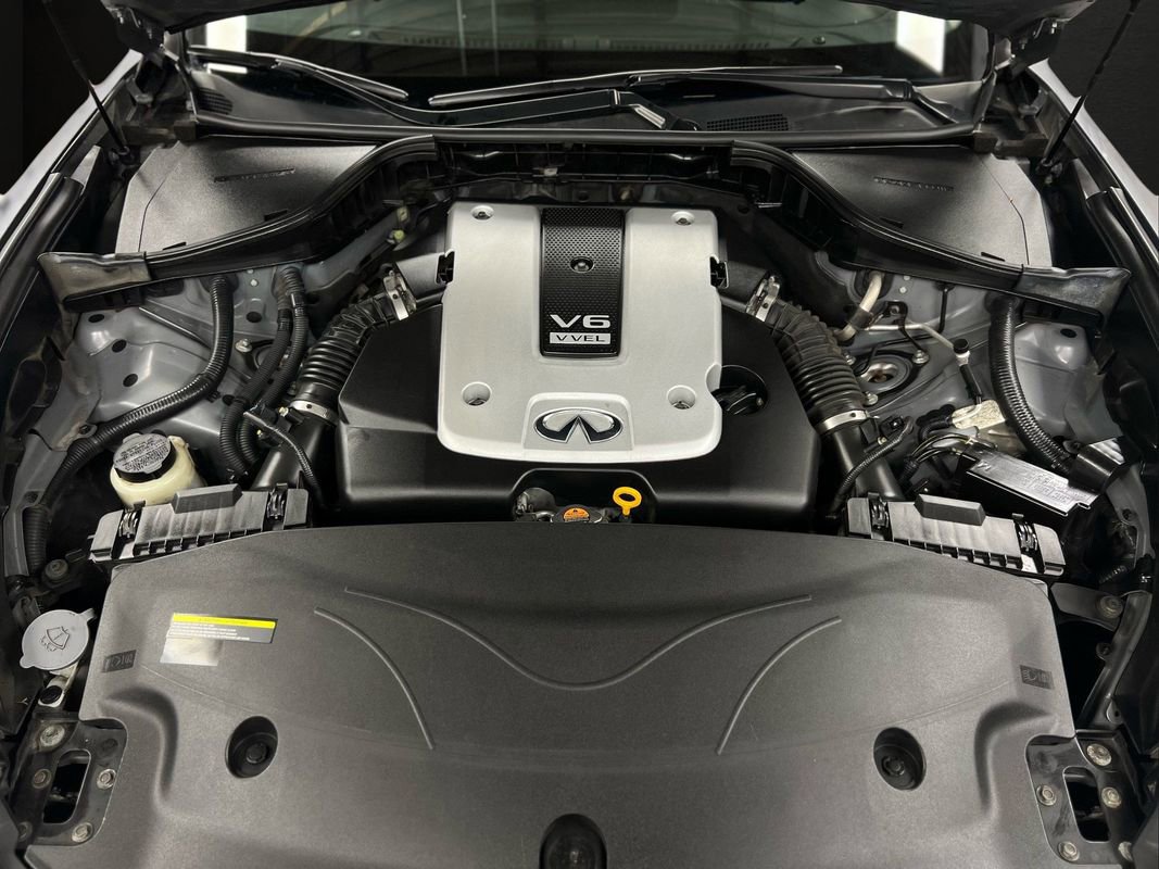 Used 2017 INFINITI Q70 L 3.7 w/ Deluxe Touring Package image 42