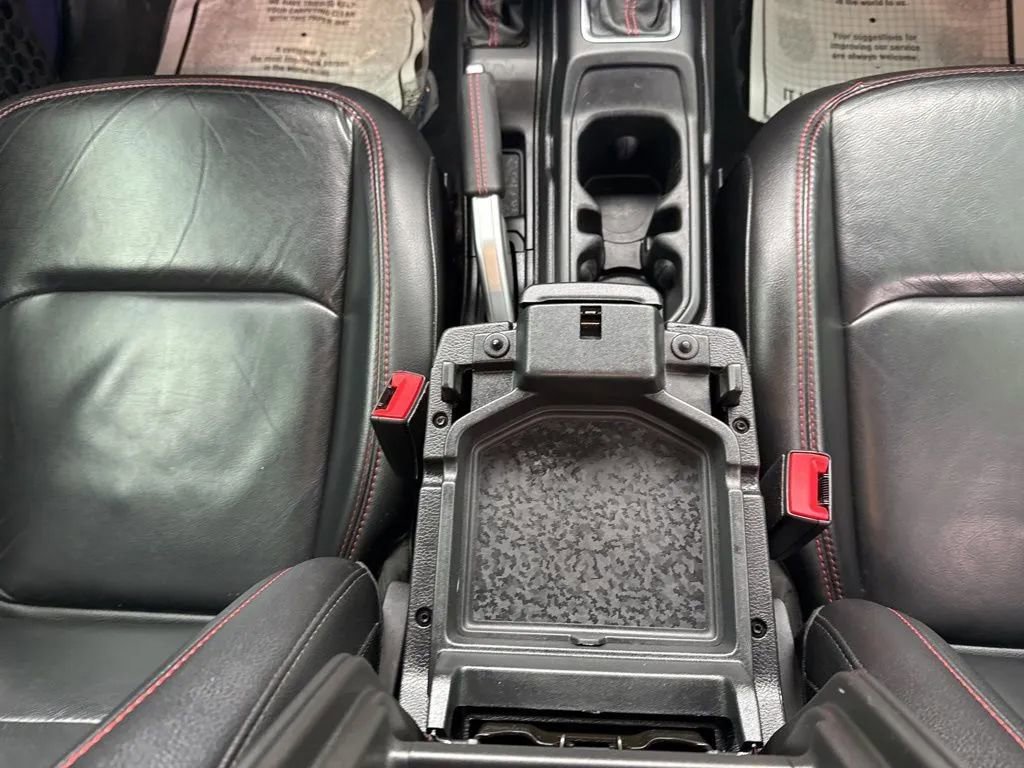 Used 2019 Jeep Wrangler Unlimited Rubicon w/ Dual Top Group AWD/4WD image 28