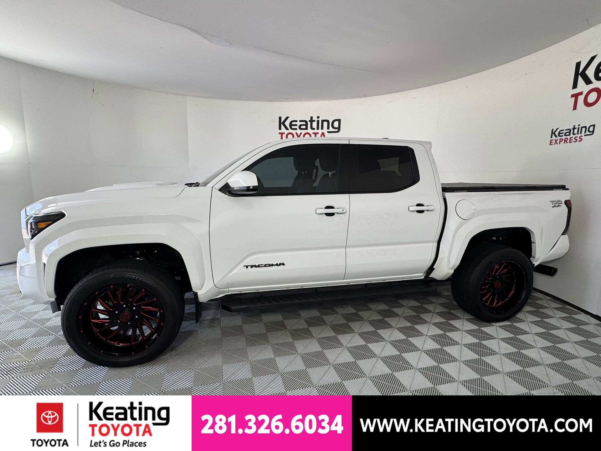 Used 2024 Toyota Tacoma TRD Sport AWD/4WD image 8