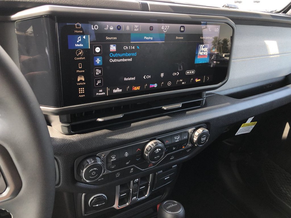 New 2026 Jeep Gladiator Sport AWD/4WD image 19