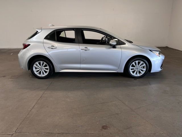 Used 2025 Toyota Corolla SE image 2