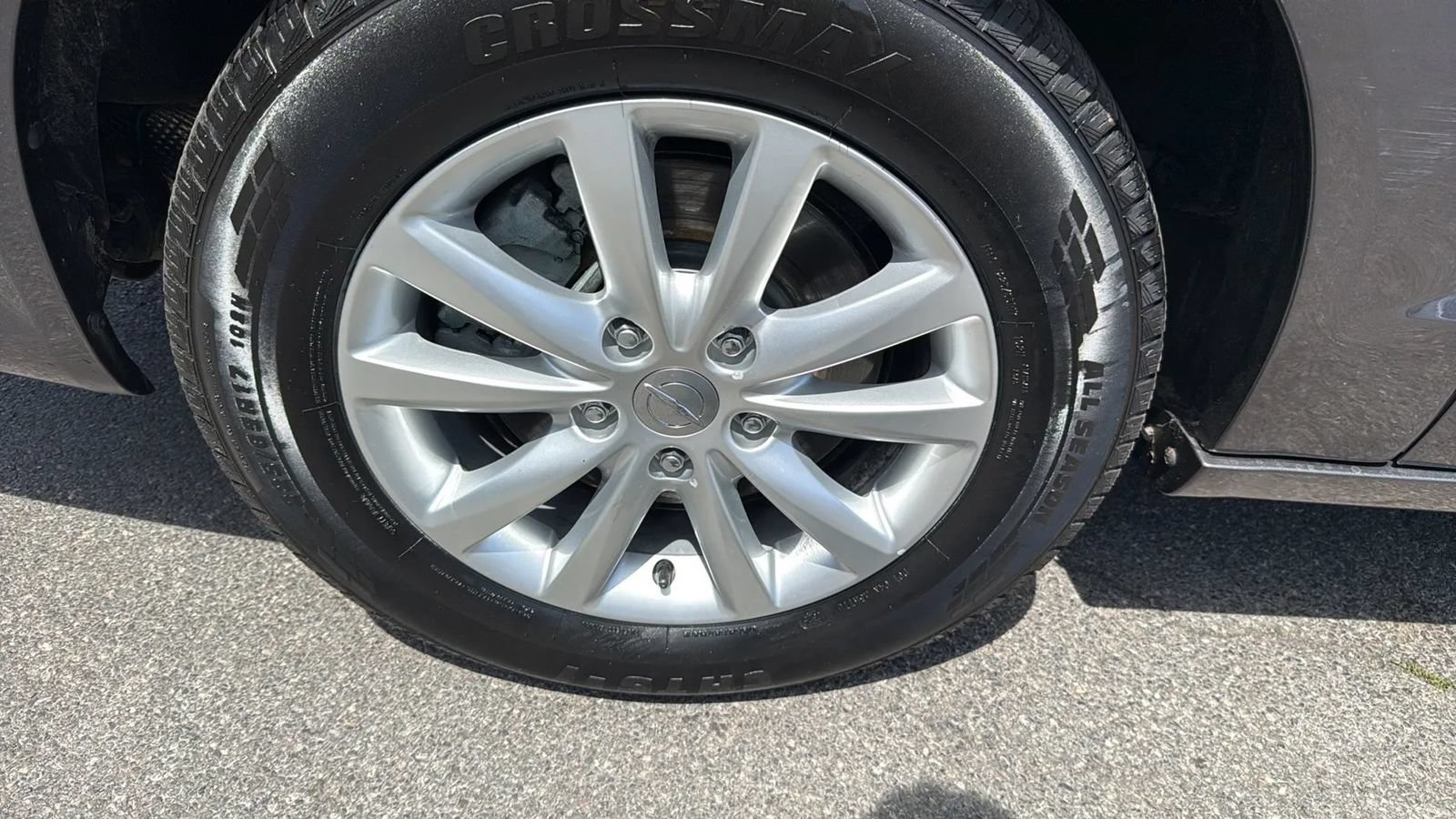 Used 2016 Chrysler Town & Country Limited Platinum FWD image 5