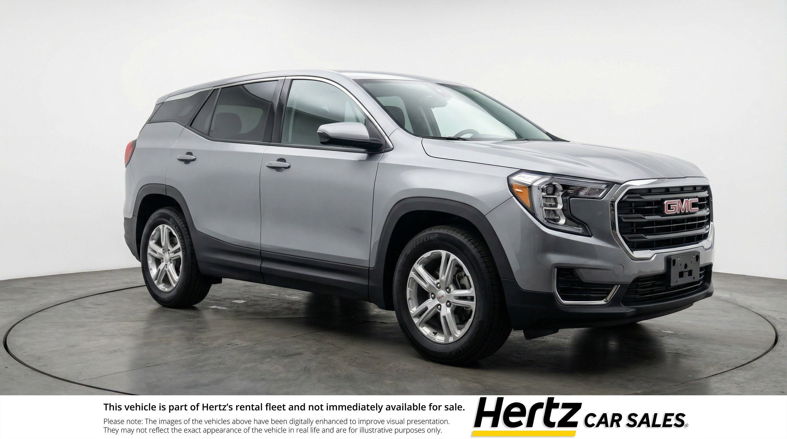 Used 2024 GMC Terrain SLE FWD image 1