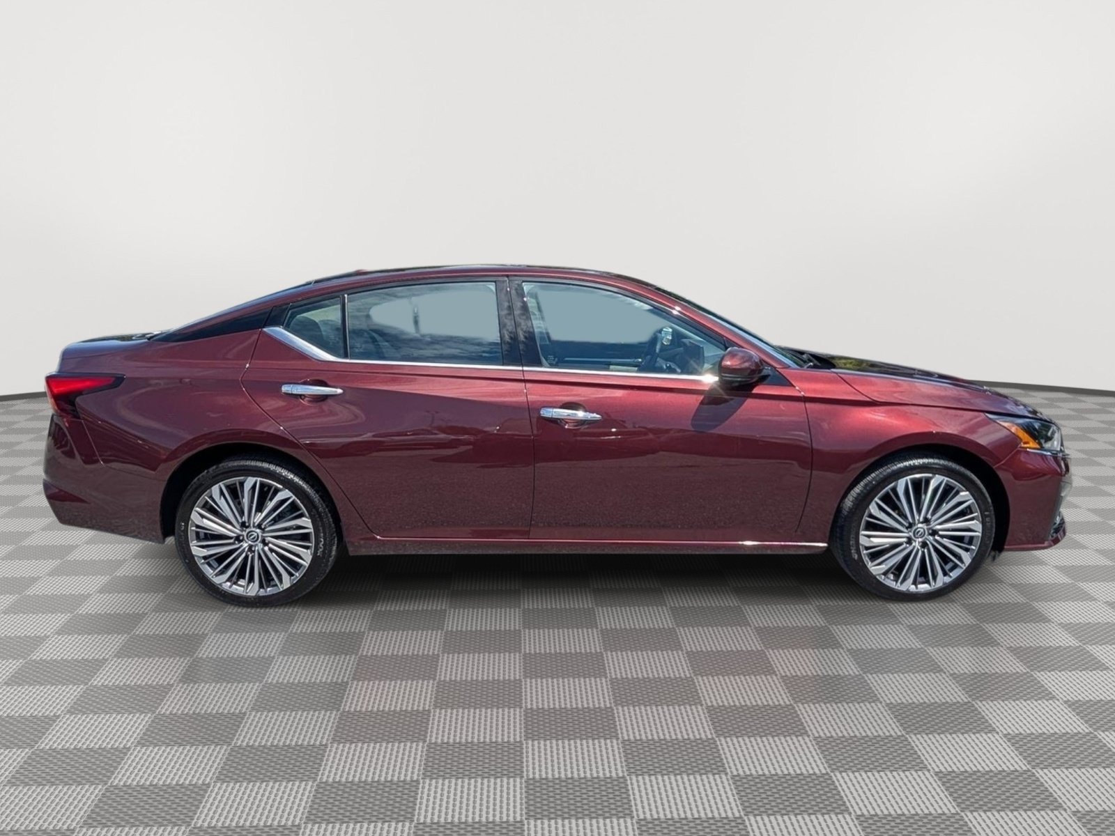 Used 2025 Nissan Altima 2.5 SL AWD/4WD image 6