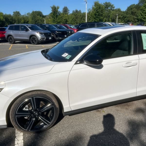 Used 2025 Honda Accord Sport image 4