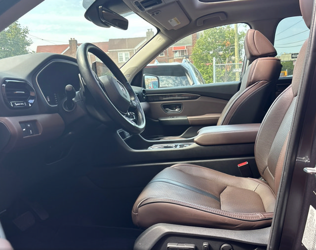 Used 2023 Honda Pilot Elite image 2