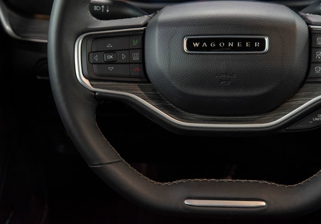 Used 2024 Jeep Wagoneer L Series III w/ Flexible Seating Group image 30