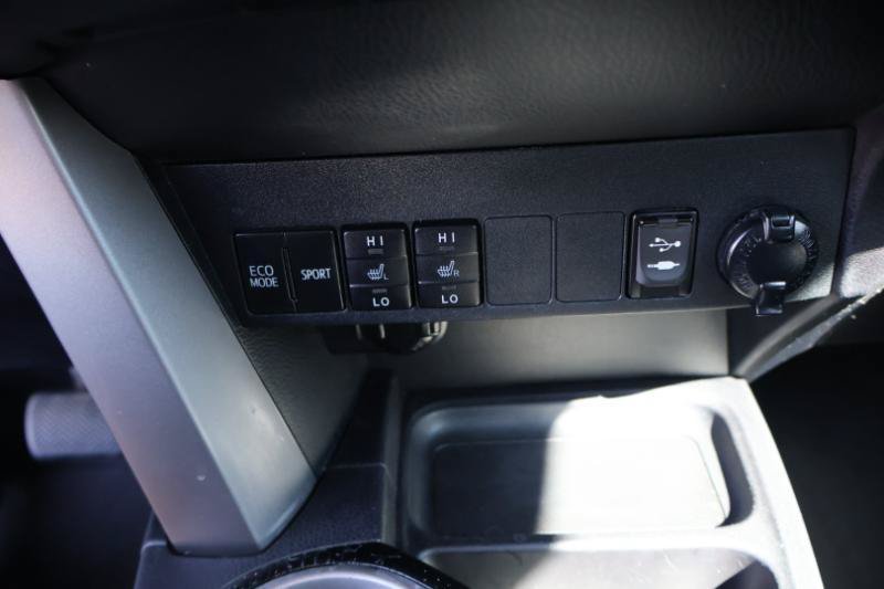 Used 2017 Toyota RAV4 Limited w/ Carpet Mat Package FWD image 19