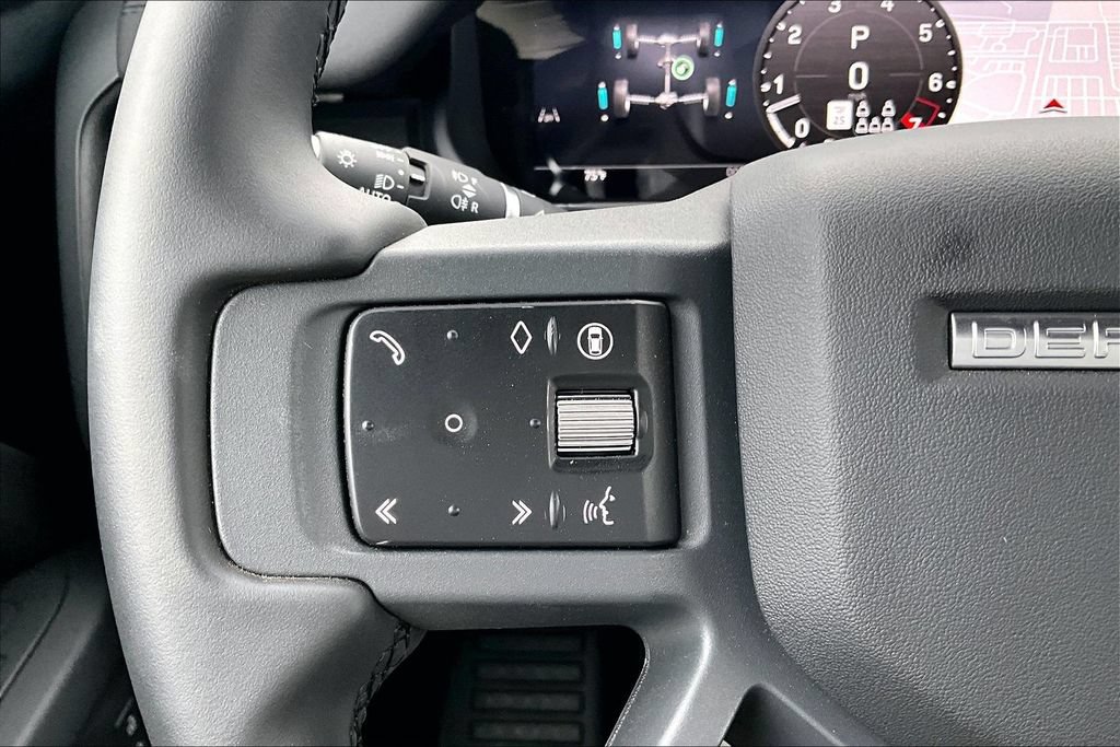 Used 2025 Land Rover Defender 130 X-Dynamic SE AWD/4WD image 19