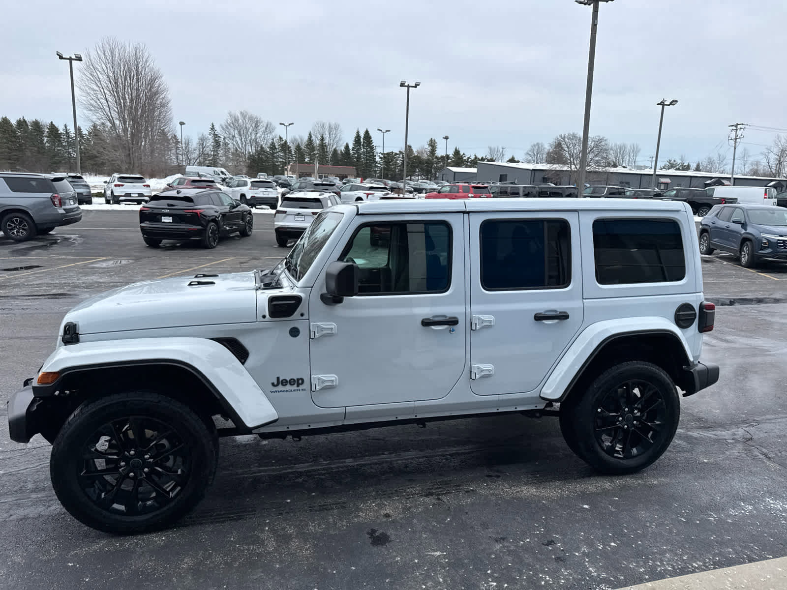Used 2025 Jeep Wrangler Sahara w/ Safety Group image 10