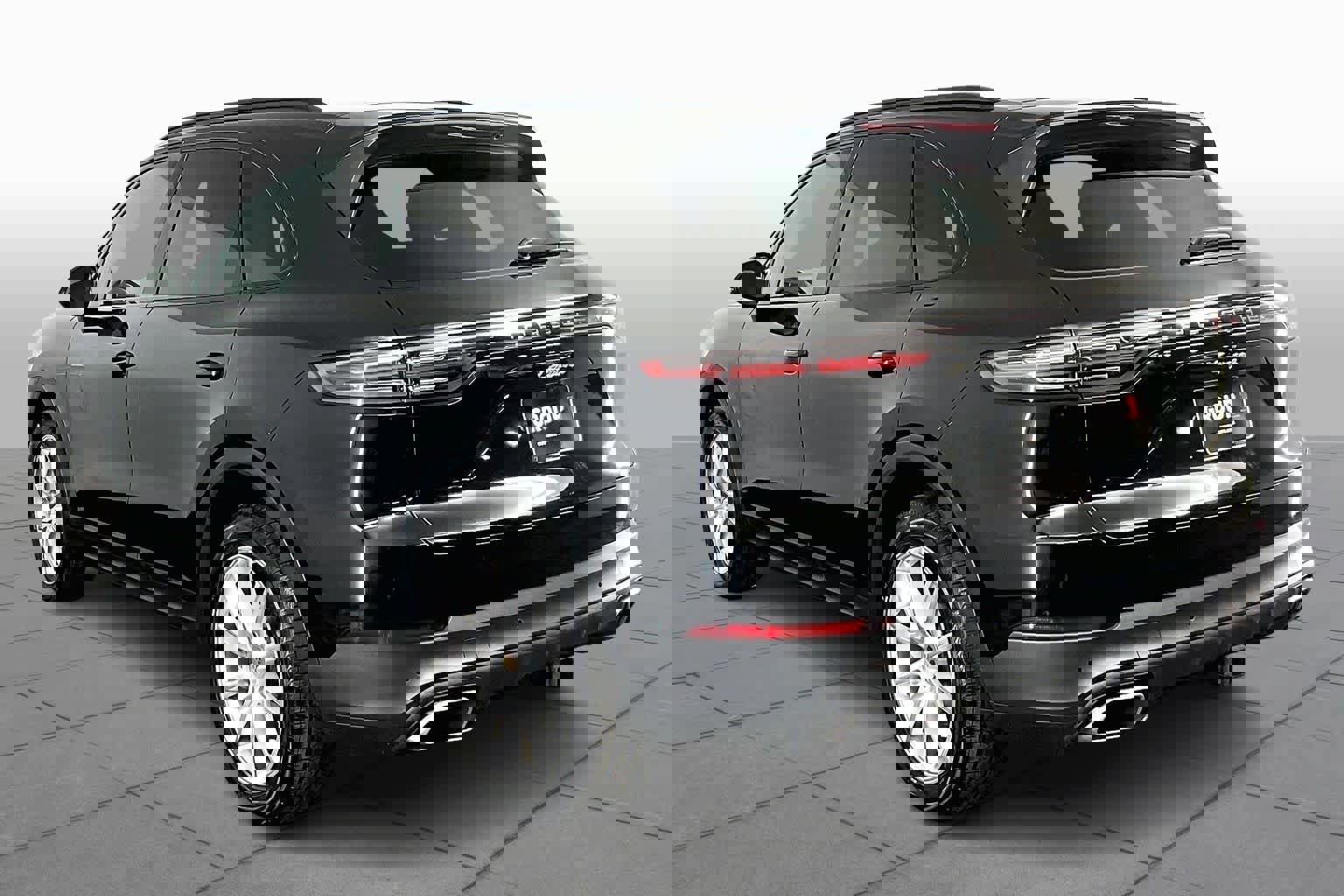 Used 2023 Porsche Cayenne image 11