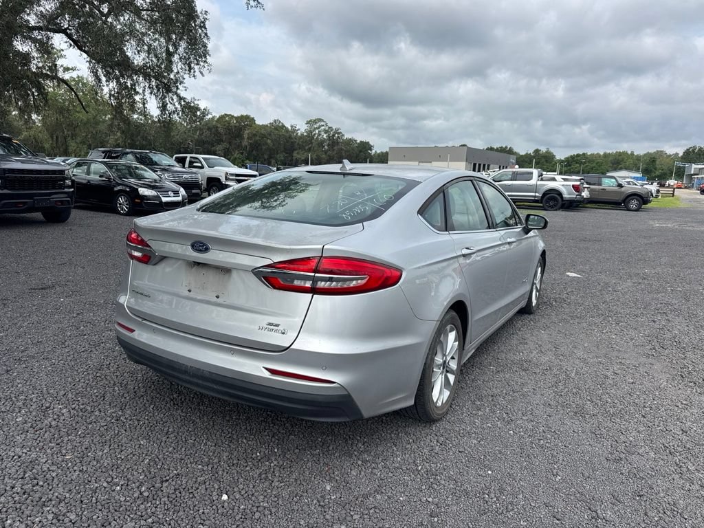 Used 2019 Ford Fusion SE FWD image 5