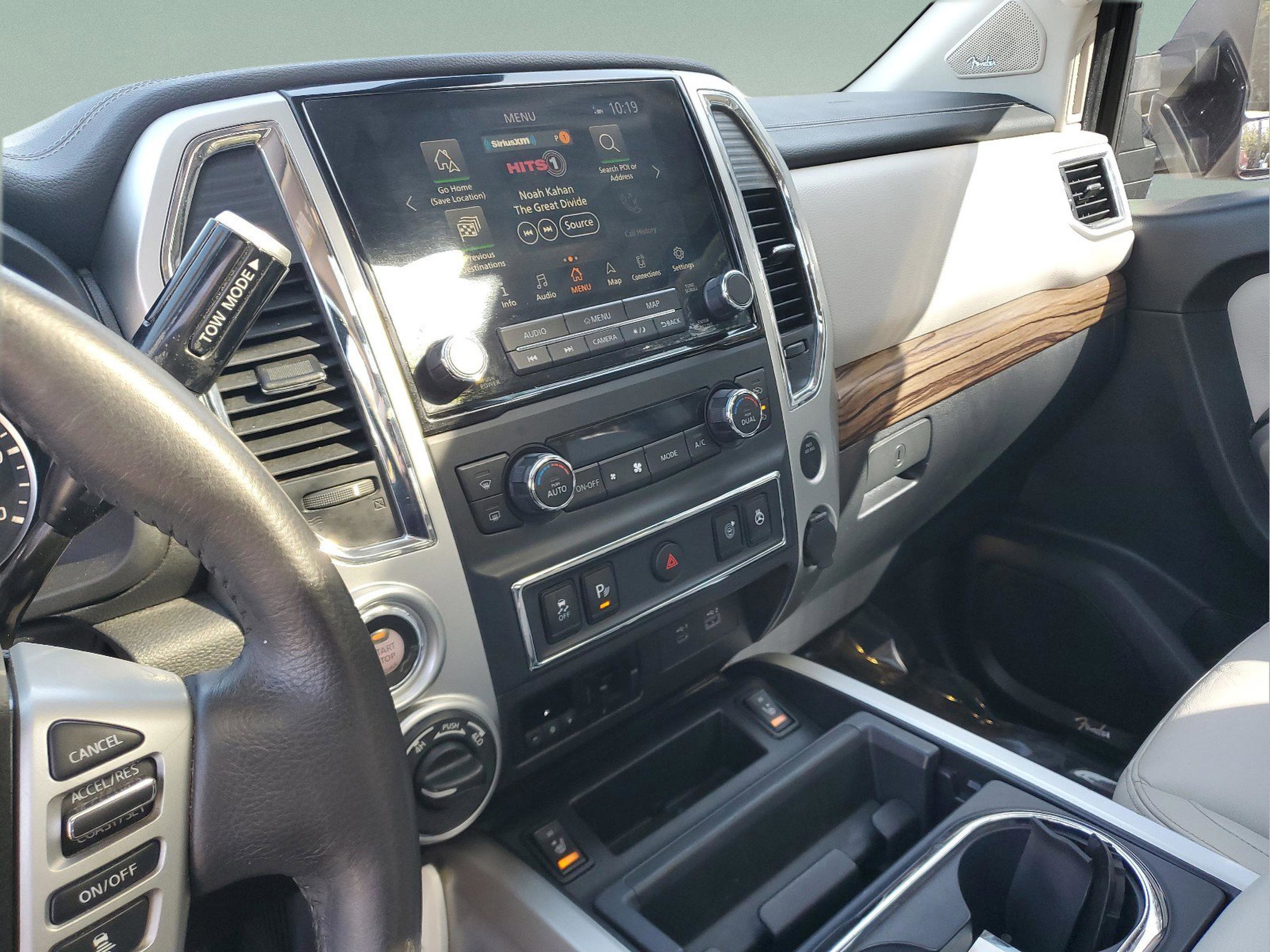 Used 2020 Nissan Titan SL w/ Moonroof Package image 25