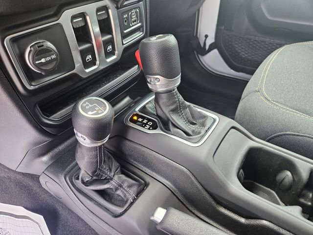 Used 2025 Jeep Wrangler Sport AWD/4WD image 24