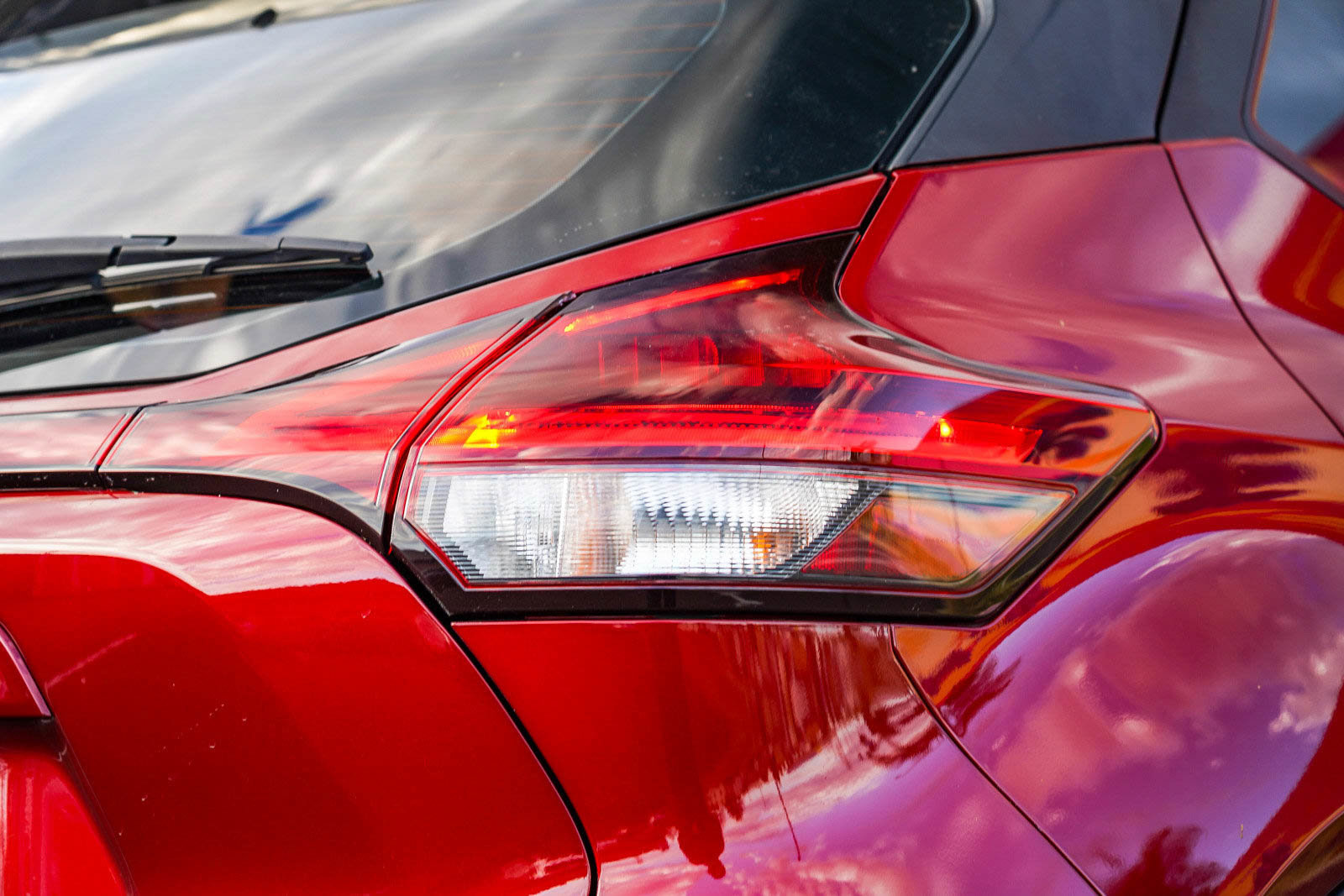 Used 2023 Nissan Kicks SV image 11