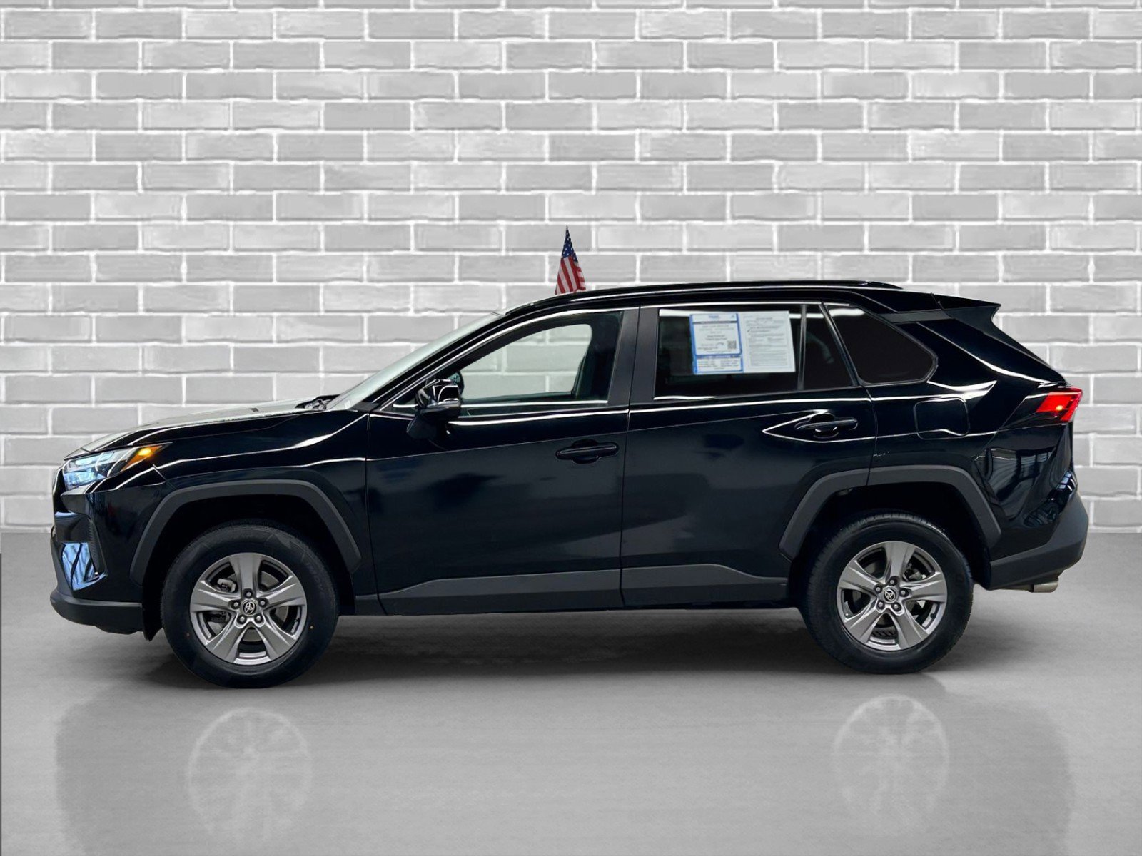 Used 2024 Toyota RAV4 XLE image 2