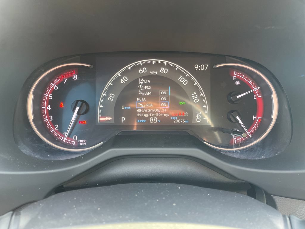 Used 2025 Toyota RAV4 XLE AWD/4WD image 12