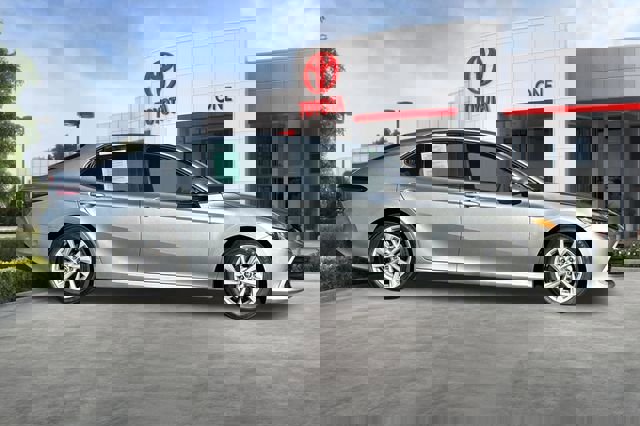 Used 2024 Toyota Camry LE image 3