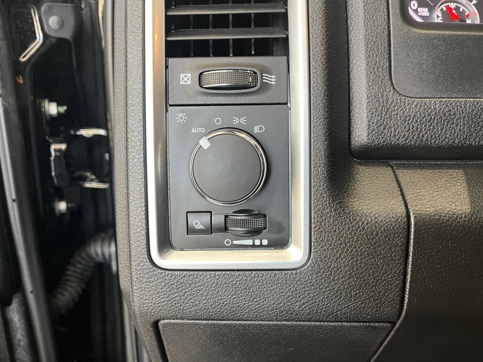 Used 2024 RAM 1500 Classic Warlock image 22