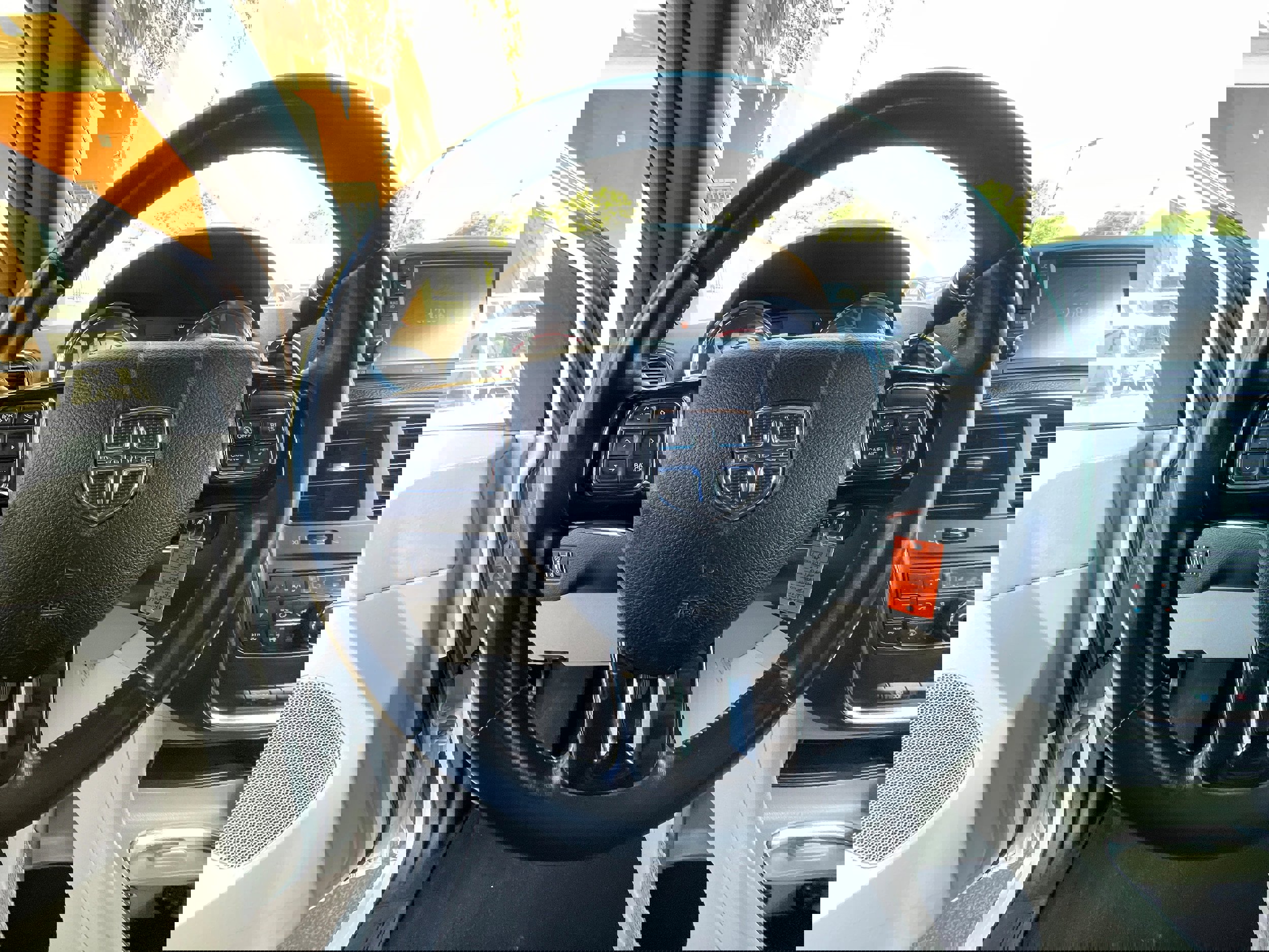 Used 2017 Dodge Grand Caravan SXT w/ Driver Convenience Group image 14