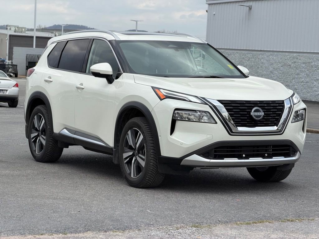 Used 2023 Nissan Rogue Platinum w/ Platinum Premium Package image 2